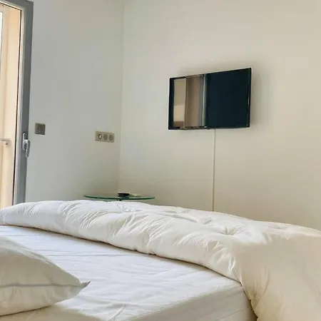 Les Carolines Calvi Apartment *